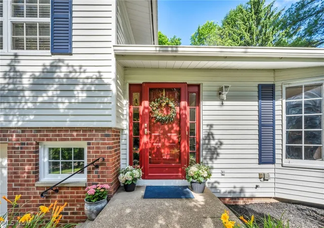 Homes for sale in Brecksville, OH | 6827 Cranbrook Dr, Brecksville, OH 44141 | MLS# 5219529
