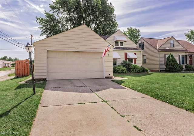 Homes for sale in Mayfield Heights, OH | 1649 Gilbert Dr, Mayfield Heights, OH 44124 | MLS# 5219360