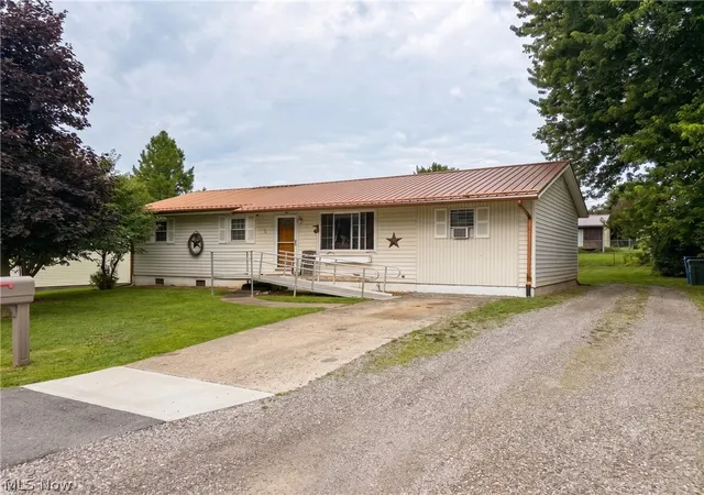 Homes for sale in Byesville, OH | 9859 Indian Lake Rd, Byesville, OH 43723 | MLS# 5217456