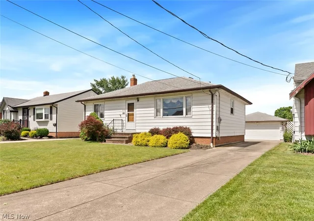 2nd image of 6130 Smith Rd, Brook Park, OH 44142 | MLS# 5220021