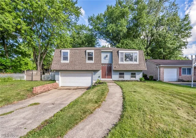 Single family home for sale at 8742 Usher Rd, Olmsted Twp, OH 44138 | MLS# 5220246