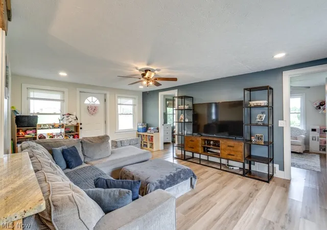 Homes for sale in Doylestown, OH | 13042 Portage St, Doylestown, OH 44230 | MLS# 5219279
