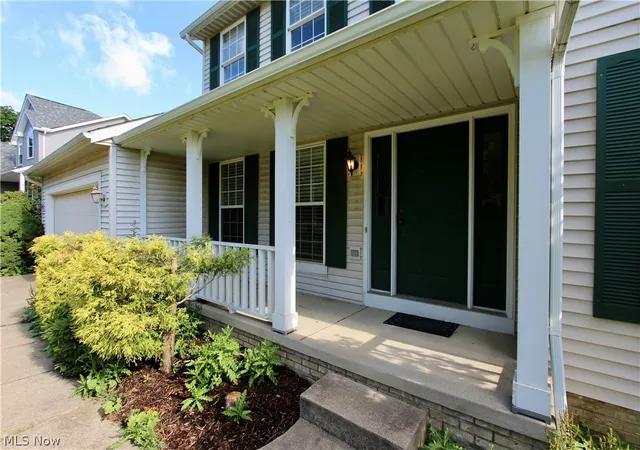 3rd image of 1021 Sugarhouse Ln, Medina, OH 44256 | MLS# 5219927