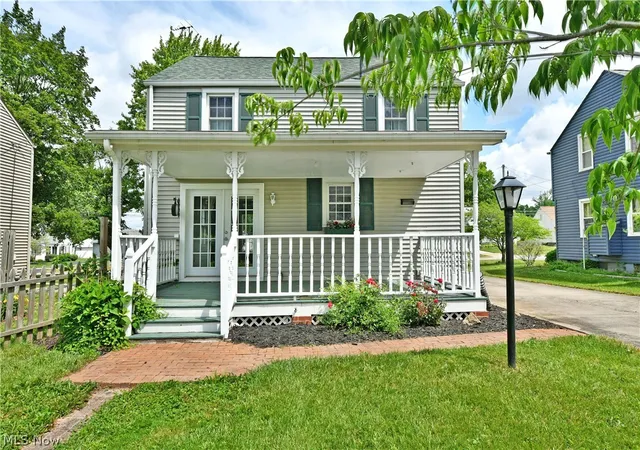 Photo 2 of Single family home for sale at 1246 Atlantic St Ne, Warren, OH 44483 | MLS# 5220278 | Listing updated on 2026-08-31