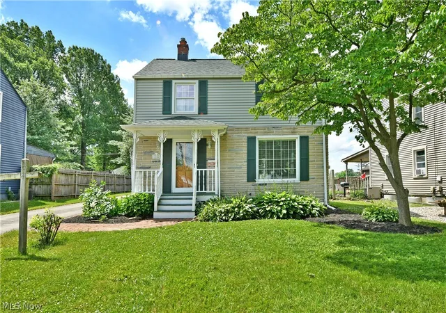 Photo 2 of Single family home for sale at 1246 Atlantic St NE, Warren, OH 44483 | MLS# 5220278 | Listing updated on 2026-08-31