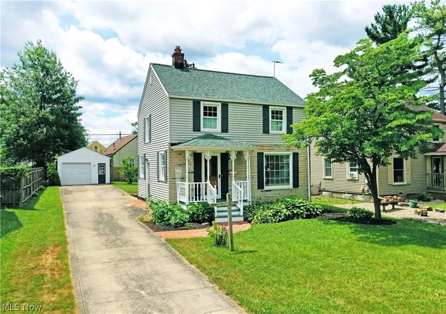 Photo 3 of Single family home for sale at 1246 Atlantic St NE, Warren, OH 44483 | MLS# 5220278 | Listing updated on 2026-08-31