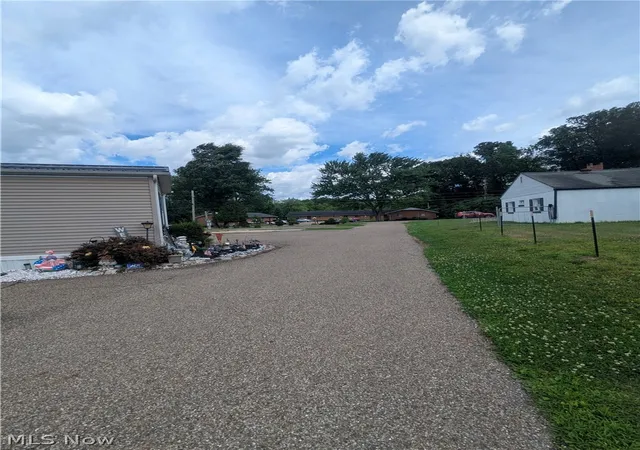 11th image of 860 Grove Rd, Zanesville, OH 43701 | MLS# 5220203