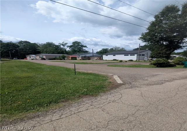 1st image of 860 Grove Rd, Zanesville, OH 43701 | MLS# 5220203