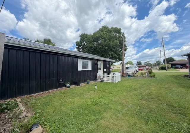 2nd image of 500 Holiday Ave, Uhrichsville, OH 44683 | MLS# 5210365