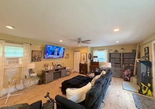 4th image of 500 Holiday Ave, Uhrichsville, OH 44683 | MLS# 5210365