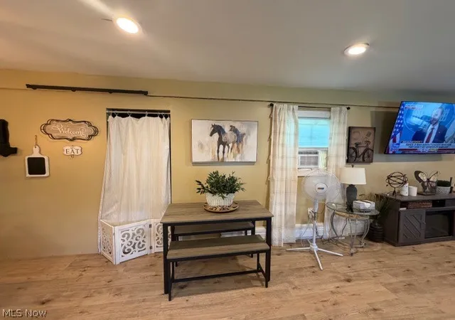 5th image of 500 Holiday Ave, Uhrichsville, OH 44683 | MLS# 5210365