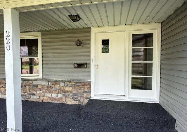 2nd image of 220 Grant St, Dover, OH 44622 | MLS# 5219571