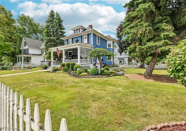 Photo 2 of Single family home for sale at 402 Bank St, Painesville, OH 44077 | MLS# 5219077 | Listing updated on 2026-06-24
