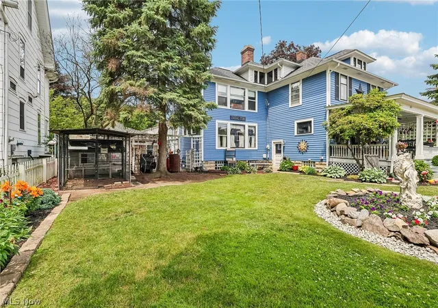 Photo 4 of Single family home for sale at 402 Bank St, Painesville, OH 44077 | MLS# 5219077 | Listing updated on 2026-06-24