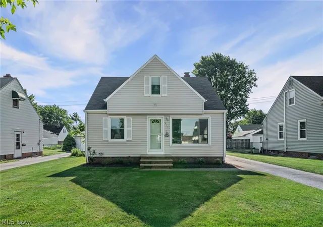 Homes for sale in Brooklyn, OH | 4757 Summer Ln, Brooklyn, OH 44144 | MLS# 5220076