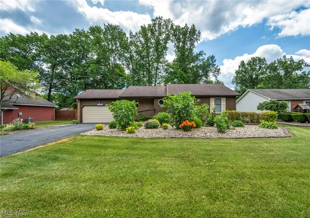 Homes for sale in Niles, OH | 2608 Pine Oak Ct, Niles, OH 44446 | MLS# 5219052