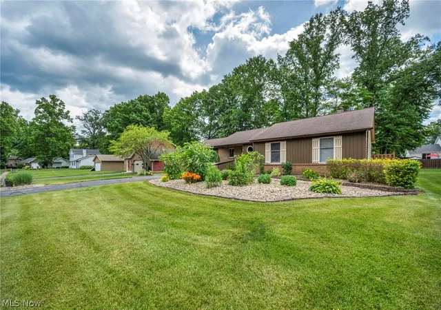Homes for sale in Niles, OH | 2608 Pine Oak Ct, Niles, OH 44446 | MLS# 5219052