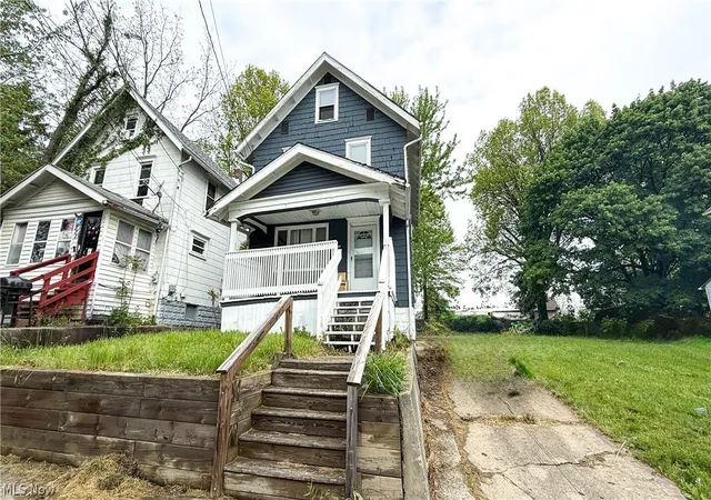 Photo 2 of Sale Pending at 987 Boone St, Akron, OH 44306 | MLS# 5220396 | Listing updated on 2026-08-21