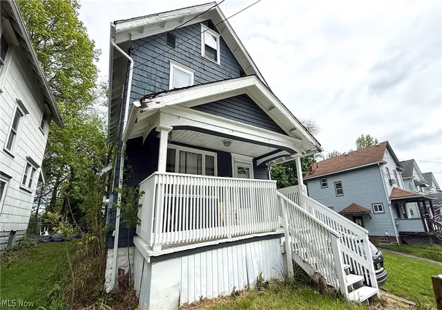 Photo 3 of Sale Pending at 987 Boone St, Akron, OH 44306 | MLS# 5220396 | Listing updated on 2026-08-21