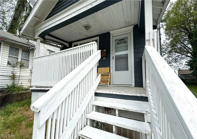 Photo 4 of Sale Pending at 987 Boone St, Akron, OH 44306 | MLS# 5220396 | Listing updated on 2026-08-21
