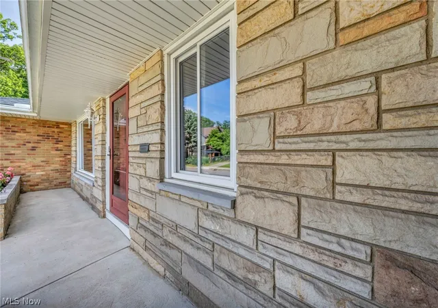 Homes for sale in Garfield Heights, OH | 10910 Edgepark Dr, Garfield Heights, OH 44125 | MLS# 5219358