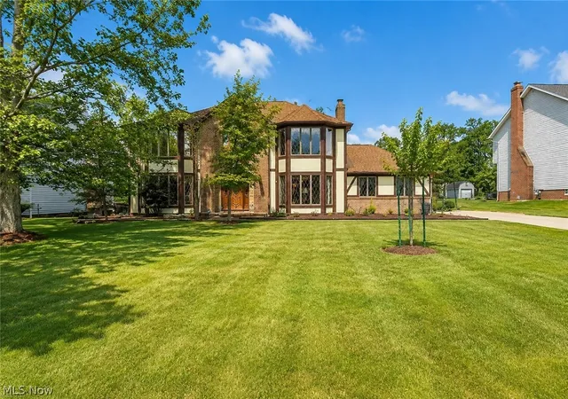 Homes for sale in North Royalton, OH | 10037 Jamestown Dr, North Royalton, OH 44133 | MLS# 5220238