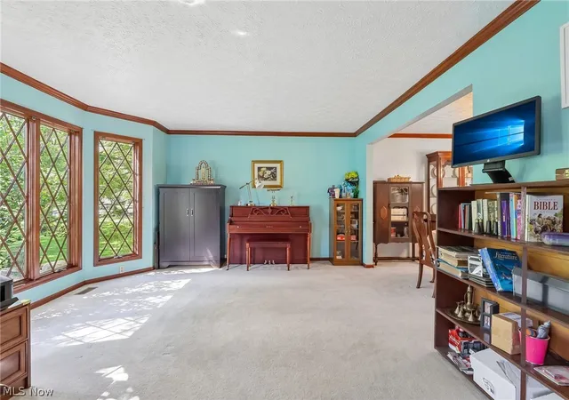 Homes for sale in North Royalton, OH | 10037 Jamestown Dr, North Royalton, OH 44133 | MLS# 5220238