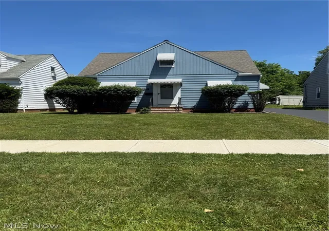 Homes for sale in Maple Heights, OH | 5469 Thomas St, Maple Heights, OH 44137 | MLS# 5219643