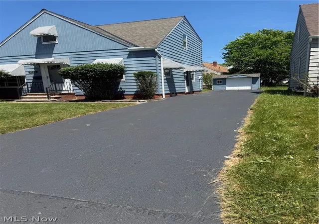 Homes for sale in Maple Heights, OH | 5469 Thomas St, Maple Heights, OH 44137 | MLS# 5219643