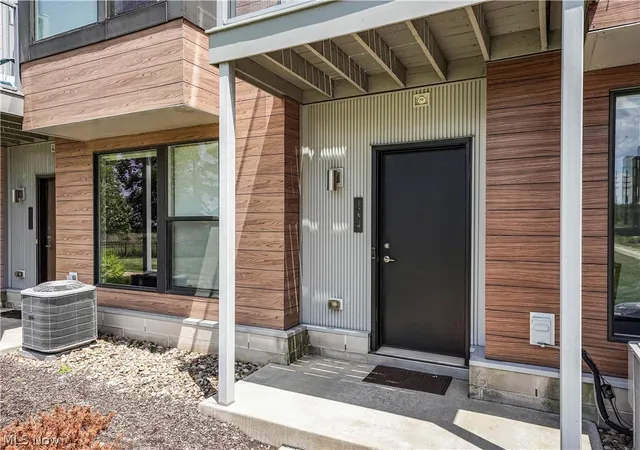 5th image of 1208 W 73Rd Pl, Cleveland, OH 44102 | MLS# 5220104