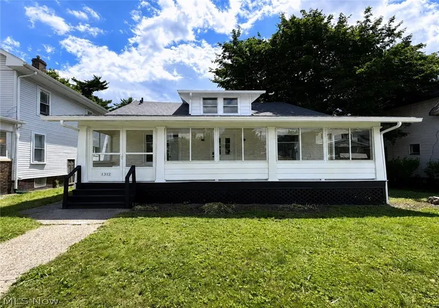 1st image of 1312 Wellesley Ave, Steubenville, OH 43952 | MLS# 5217614