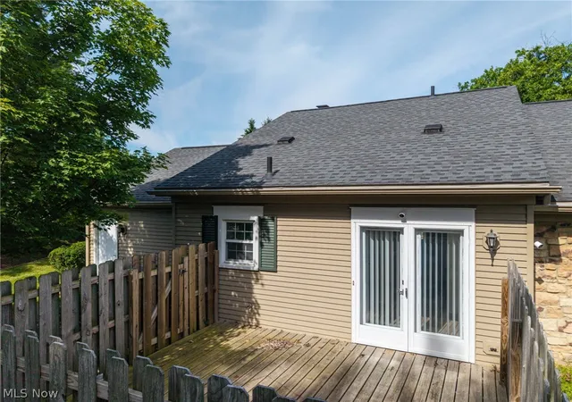 Listing Photo 2 - Condo for sale in building located at 109 Sturbridge Dr, Medina, OH 44256 - Unit #