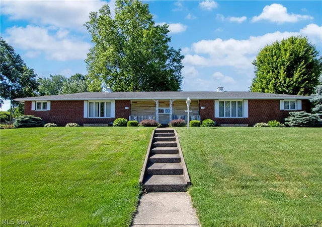 Homes for sale in Orrville, OH | 1734 1736 Meadow Ln, Orrville, OH 44667 | MLS# 5220489