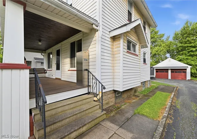 Photo 2 of Sale Pending at 556 Belvedere Ave SE, Warren, OH 44483 | MLS# 5220007 | Listing updated on 2026-08-31