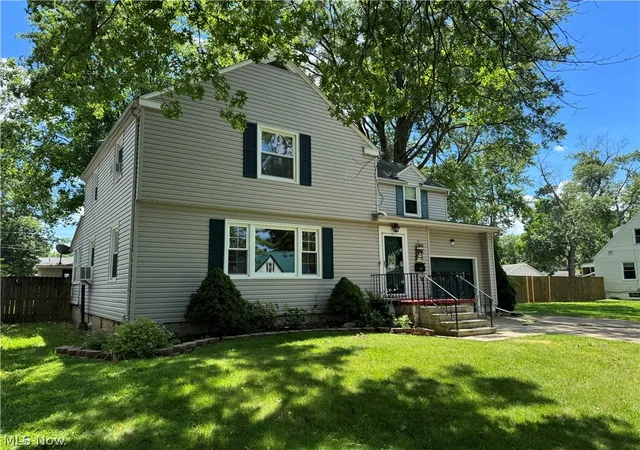 2nd image of 410 Louisiana Ave, Elyria, OH 44035 | MLS# 5219999