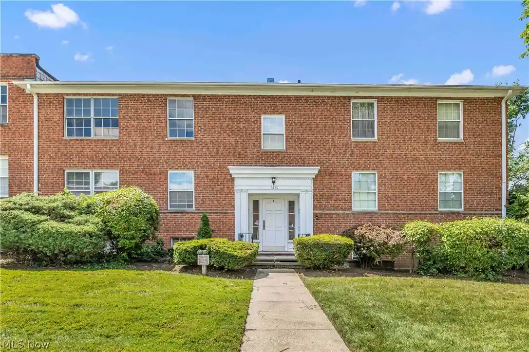 Listing Photo 1 - Condo for sale in 3279 Warrensville Ctr Rd located at 3279 Warrensville Ctr Rd, Shaker Heights, OH 44122 - Unit #3A