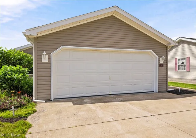 Homes for sale in Dover, OH | 313 Gemini Dr, Dover, OH 44622 | MLS# 5220498