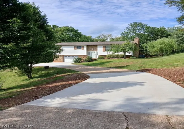 1st image of 10 1st Court, Belpre, OH 45714 | MLS# 5220531