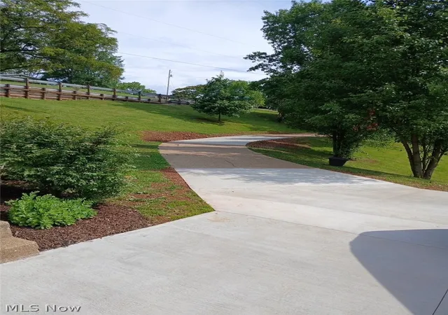 4th image of 10 1st Court, Belpre, OH 45714 | MLS# 5220531