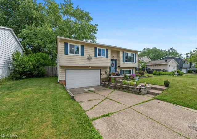 Homes for sale in Eastlake, OH | 335 Bayshore Dr, Eastlake, OH 44095 | MLS# 5218039