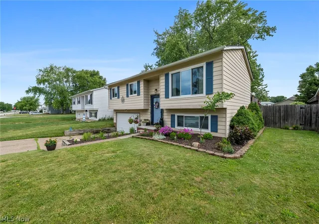 Homes for sale in Eastlake, OH | 335 Bayshore Dr, Eastlake, OH 44095 | MLS# 5218039