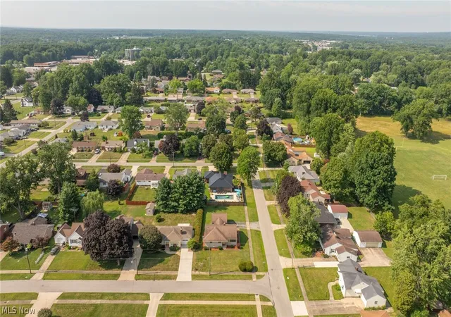 35th image of 2163 Hollywood St Ne, Warren, OH 44483 | MLS# 5220473