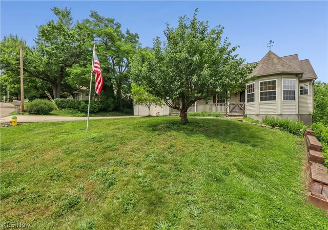 3rd image of 1701 Woods Rd, Akron, OH 44306 | MLS# 5219383