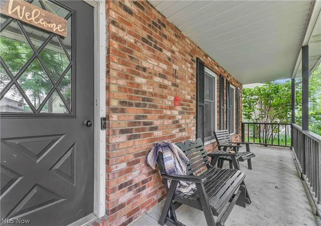 Photo 3 of Sale Pending at 1009 Washington Dr, Grafton, OH 44044 | MLS# 5220554 | Listing updated on 2026-07-25