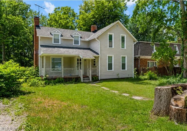 Homes for sale in Berea, OH | 889 Grayton Rd, Berea, OH 44017 | MLS# 5220009