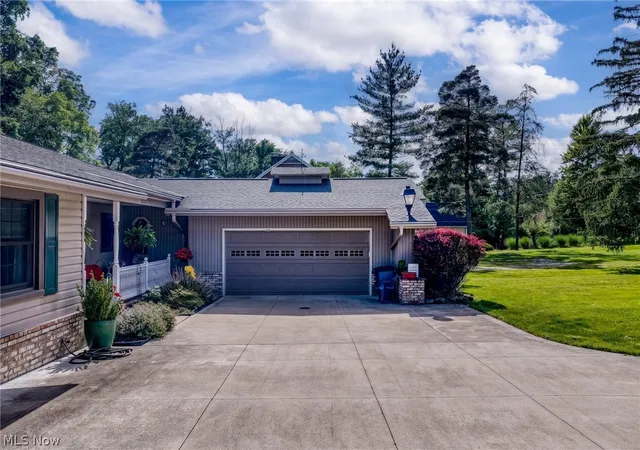 3rd image of 3270 Harris Rd, Broadview Heights, OH 44147 | MLS# 5219925