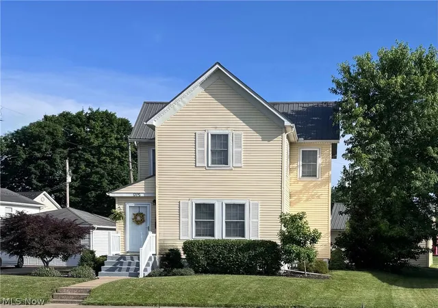 Homes for sale in Newcomerstown, OH | 315 E State St, Newcomerstown, OH 43832 | MLS# 5216333