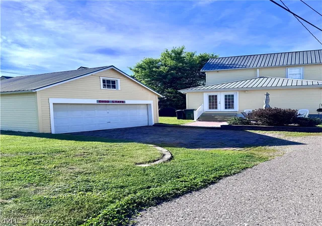 Homes for sale in Newcomerstown, OH | 315 E State St, Newcomerstown, OH 43832 | MLS# 5216333