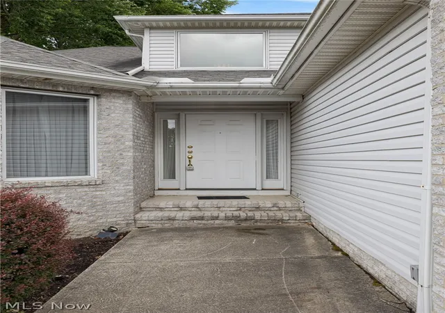 2nd image of 477 Cranleigh Ct, Richmond Heights, OH 44143 | MLS# 5213657
