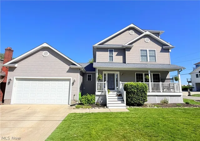 Homes for sale in Eastlake, OH | 35975 Matoma Blvd, Eastlake, OH 44095 | MLS# 5220451